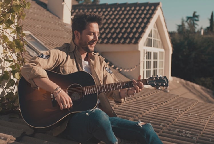 Manuel Carrasco - Qué Bonito Es Querer (Video Oficial)